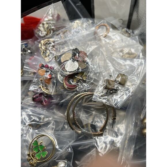 Lot Of Over 100 Pairs Sorted And Matched Earrings Clip On And Pierced  - Picture 3 of 4